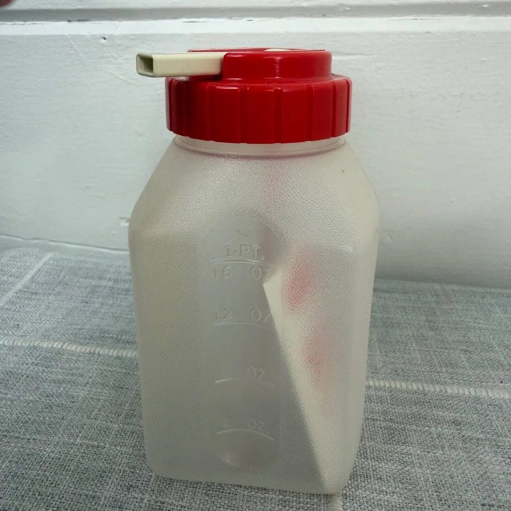 Rubbermaid Sippin Saver Bottle‎ 1 Pint Red Straw Lid New